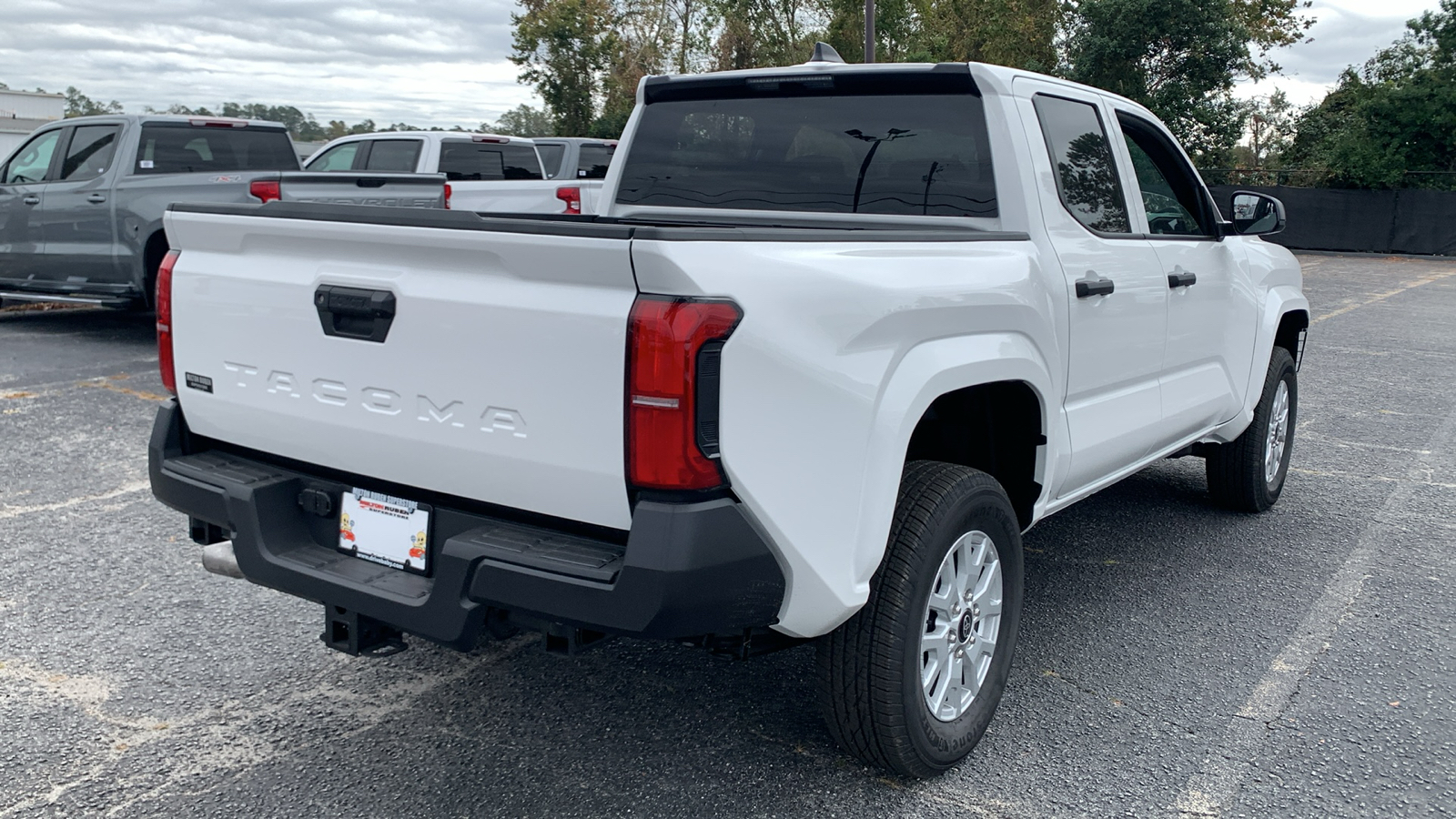 2024 Toyota Tacoma SR 8