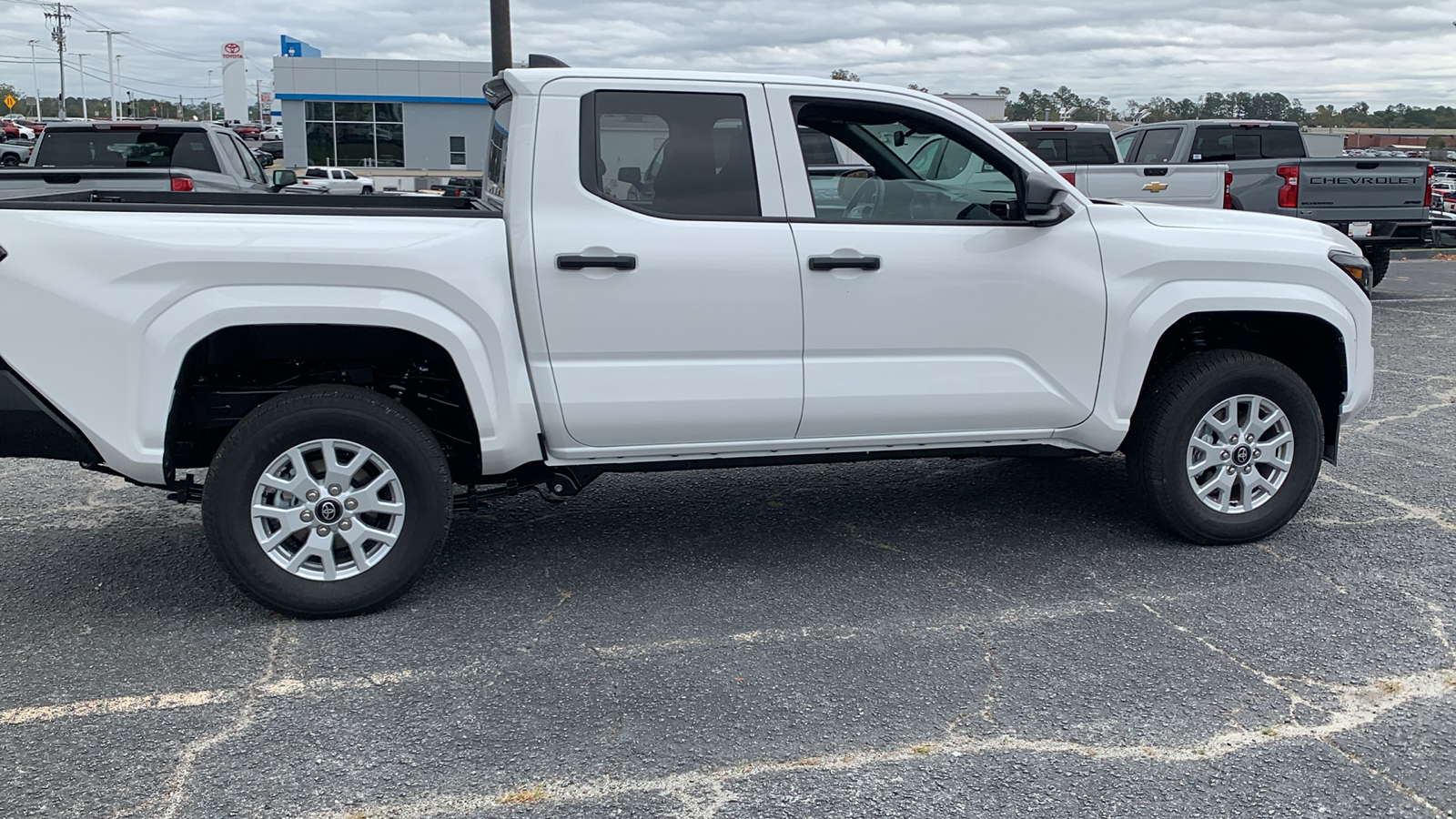 2024 Toyota Tacoma SR 9