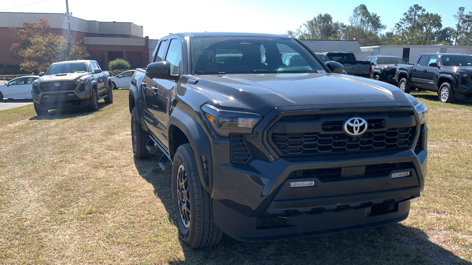 2024 Toyota Tacoma Hybrid TRD Off Road 2