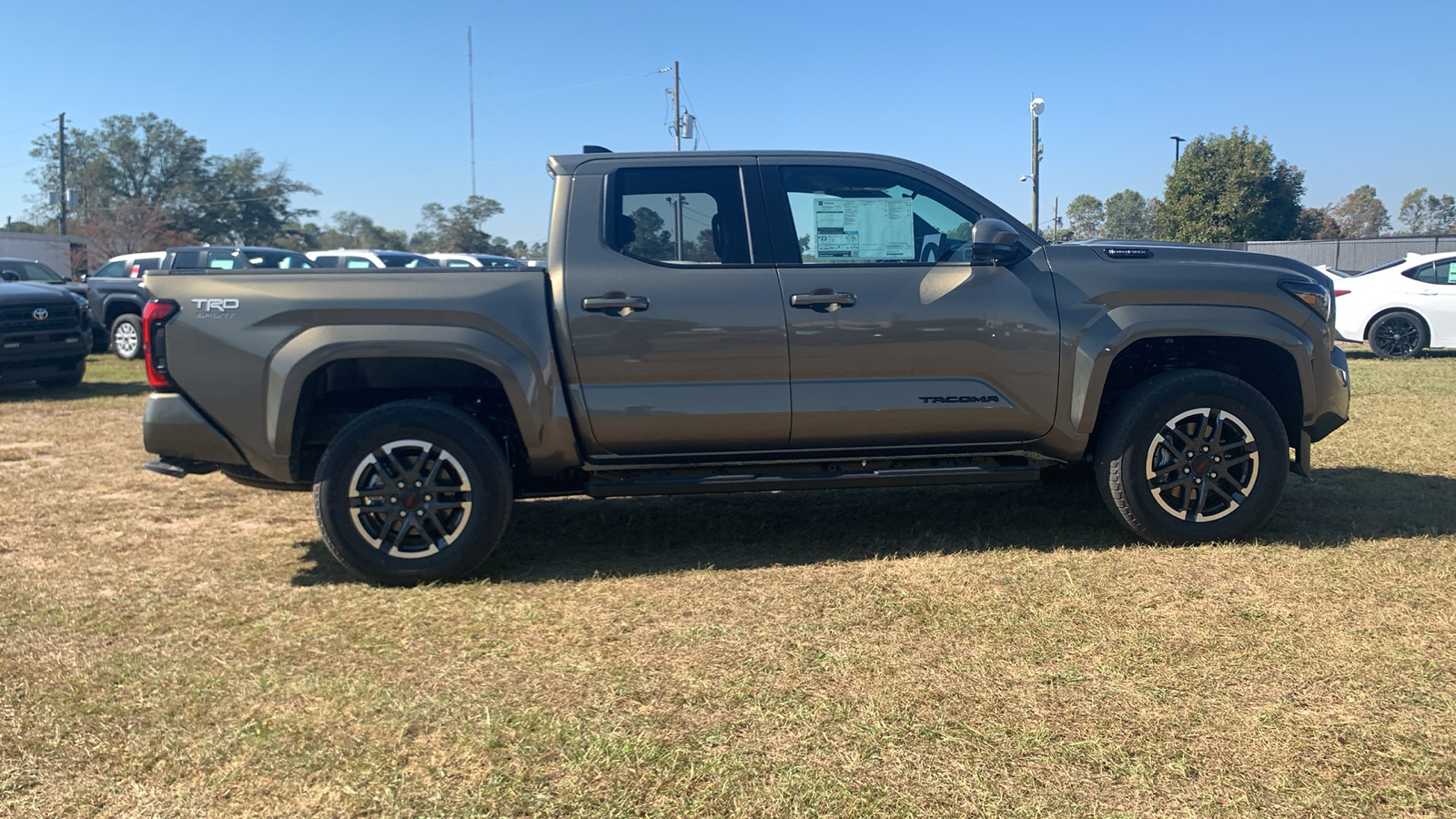 2024 Toyota Tacoma Hybrid TRD Sport 9