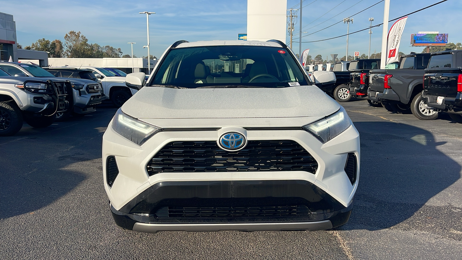 2024 Toyota RAV4 Hybrid SE 3