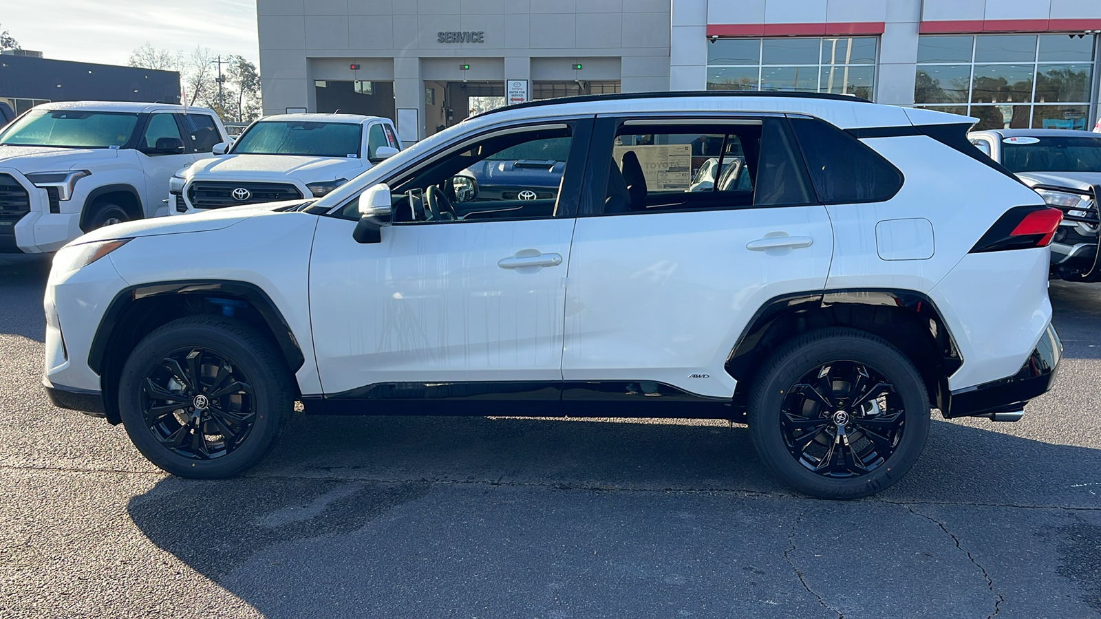 2024 Toyota RAV4 Hybrid SE 5