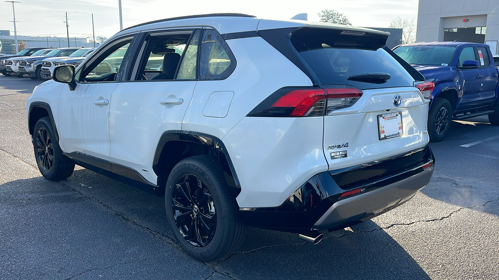 2024 Toyota RAV4 Hybrid SE 6