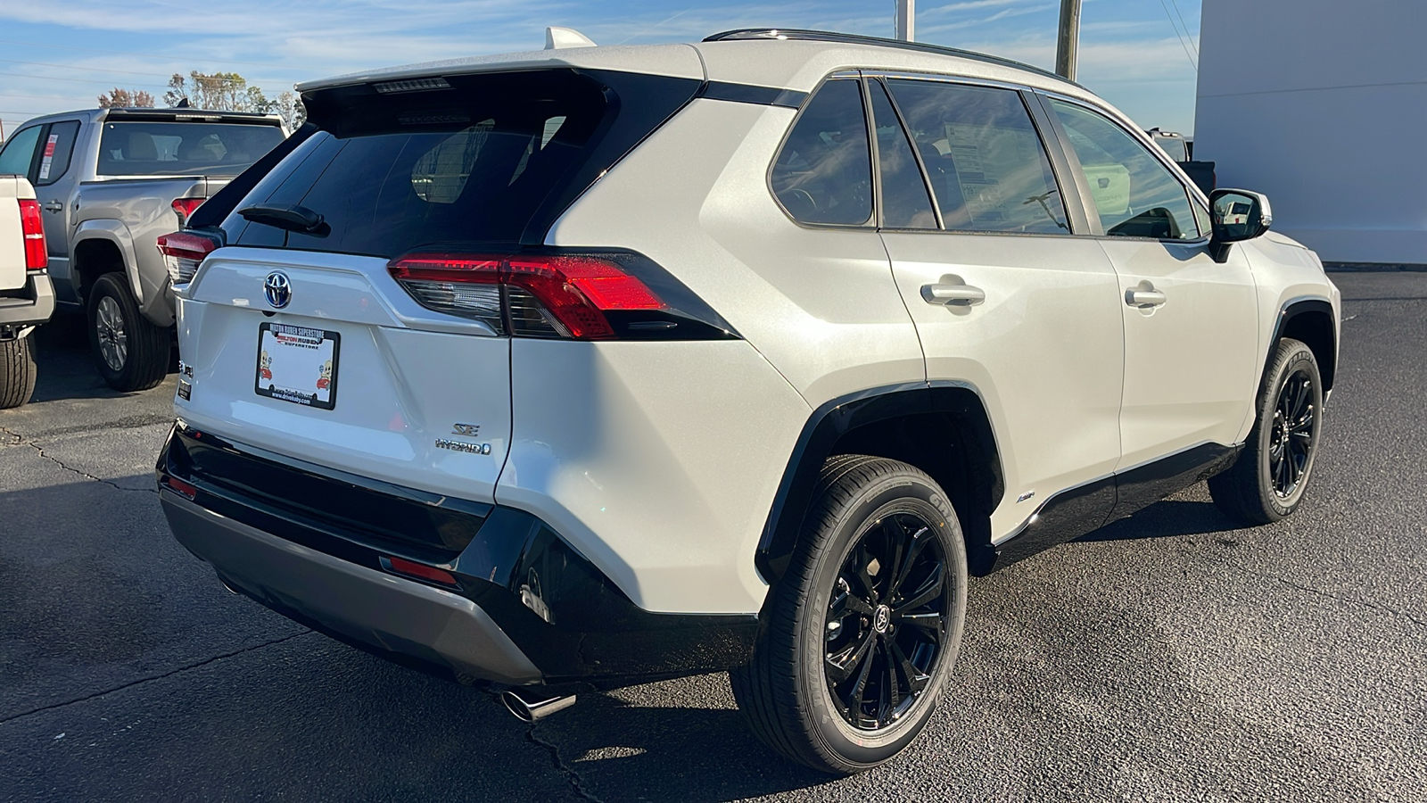 2024 Toyota RAV4 Hybrid SE 8