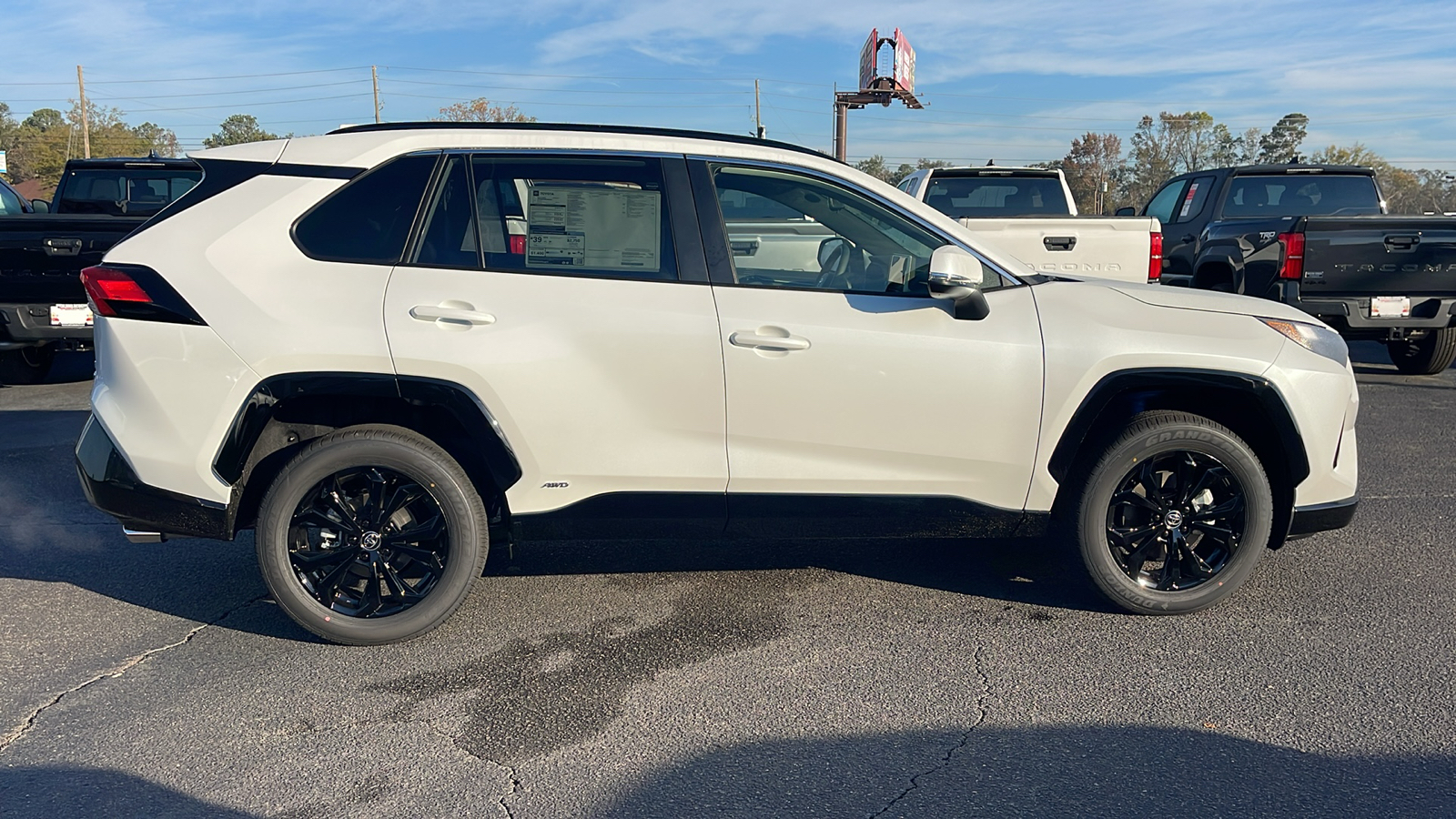 2024 Toyota RAV4 Hybrid SE 9