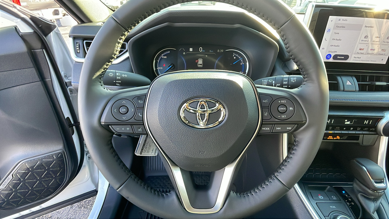 2024 Toyota RAV4 Hybrid SE 21