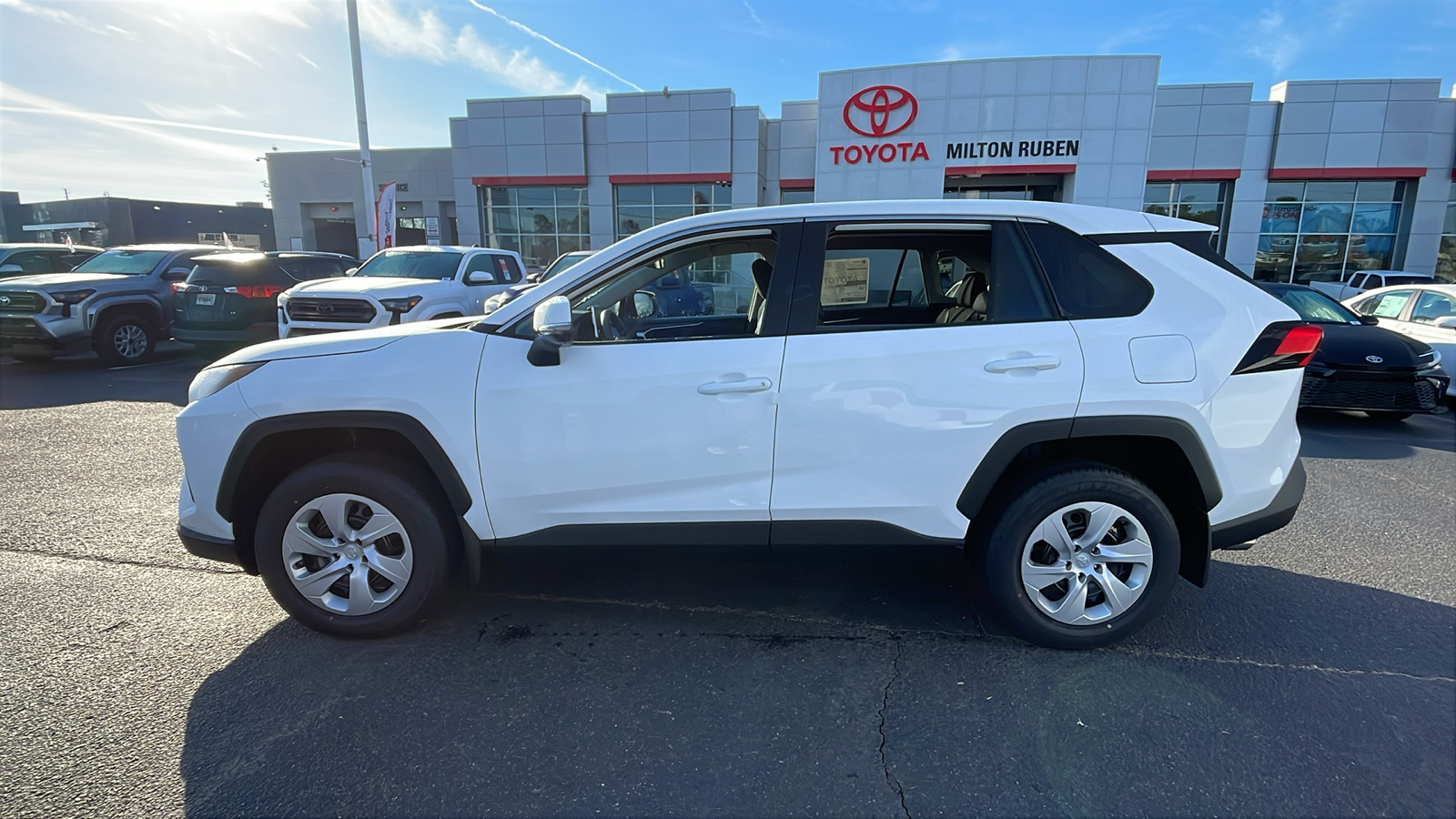 2024 Toyota RAV4 LE 5