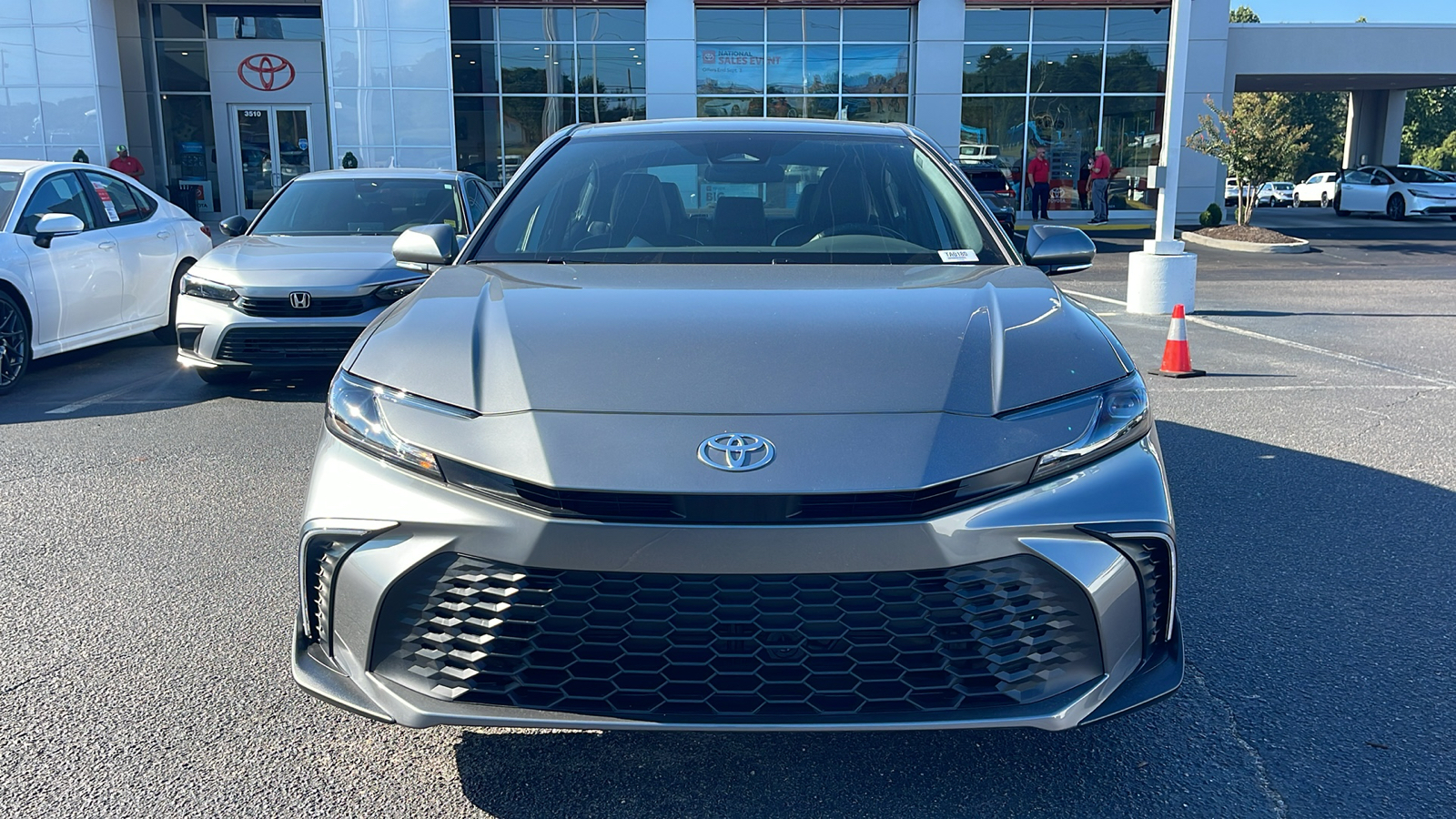 2025 Toyota Camry SE 3