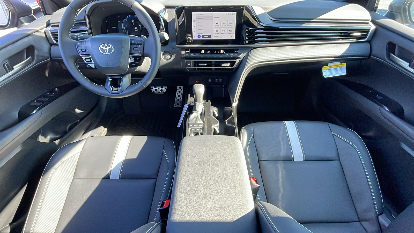 2025 Toyota Camry SE 13