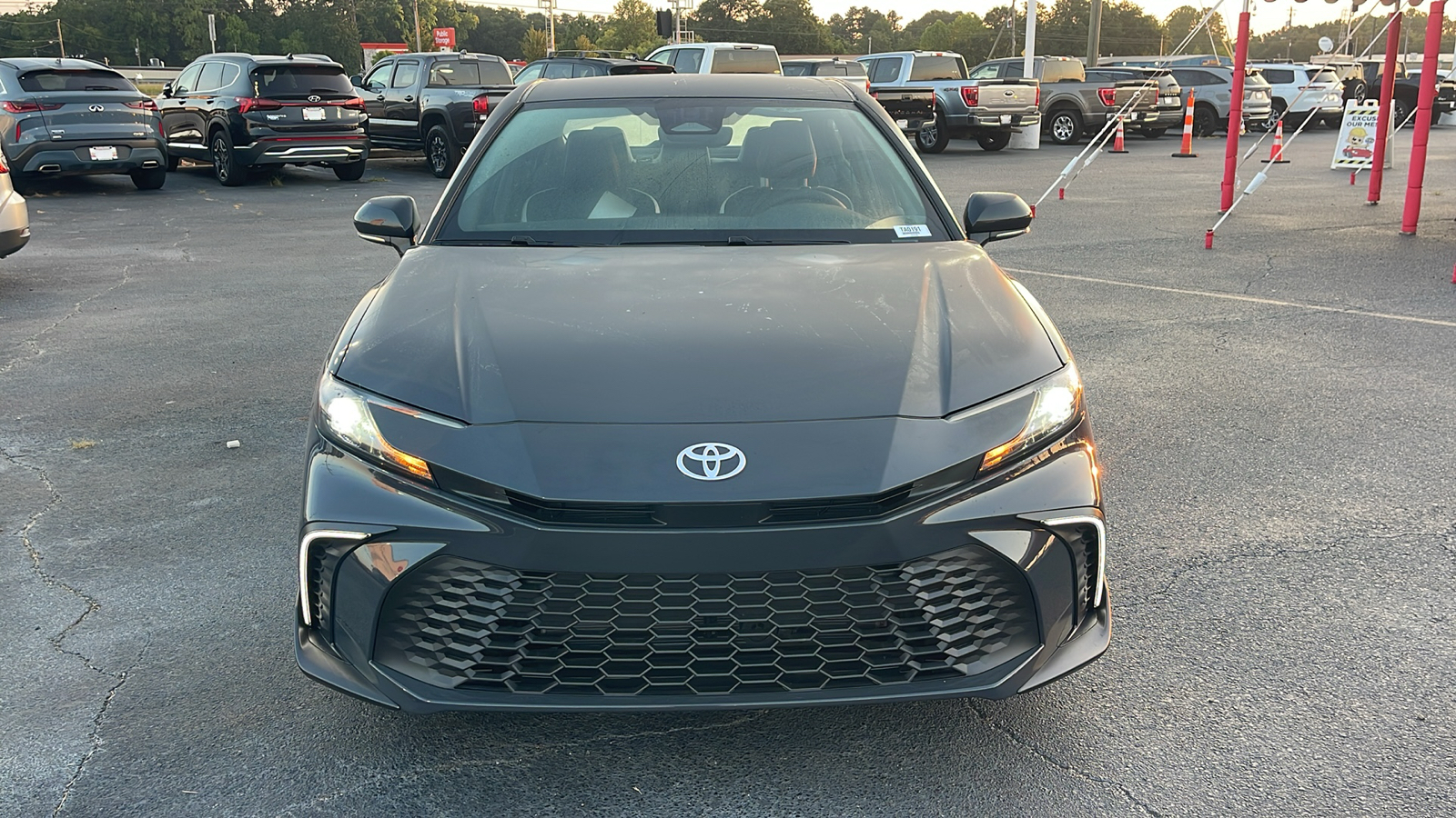 2025 Toyota Camry SE 3