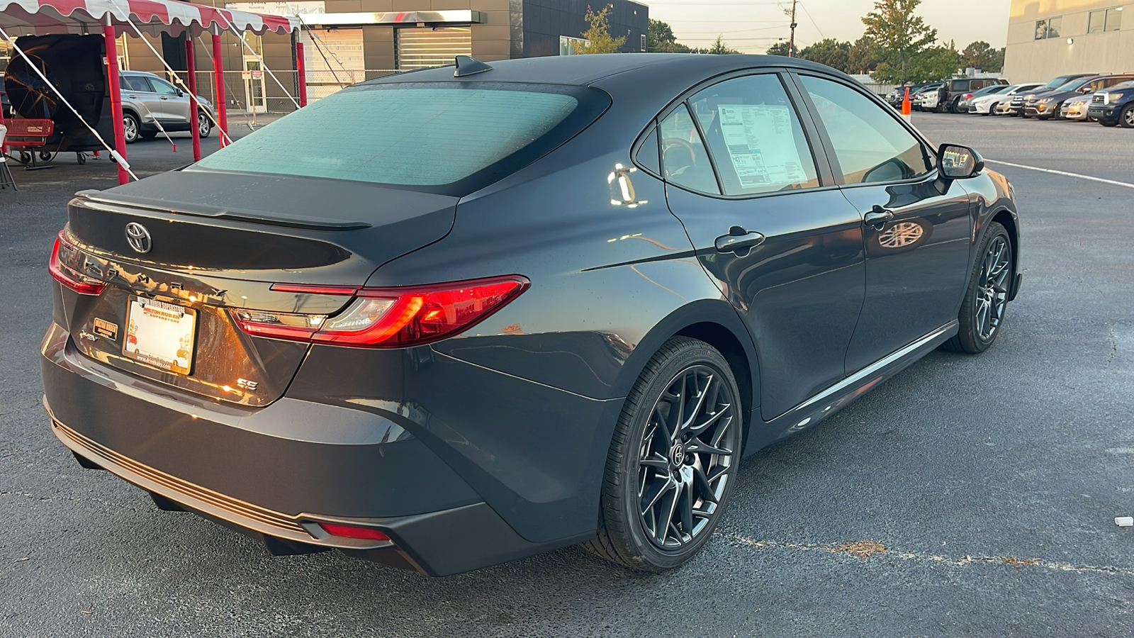 2025 Toyota Camry SE 8