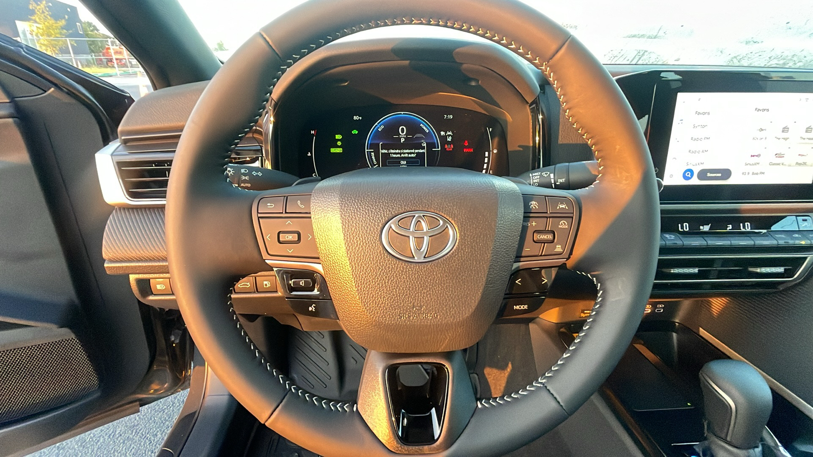 2025 Toyota Camry SE 22