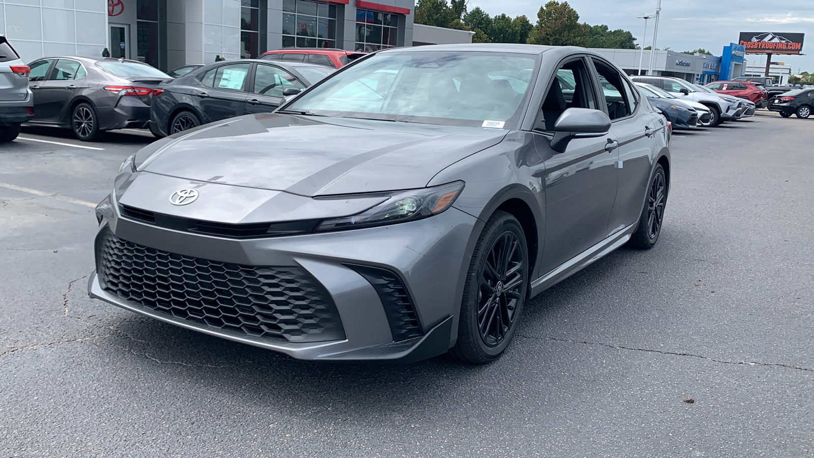 2025 Toyota Camry SE 4