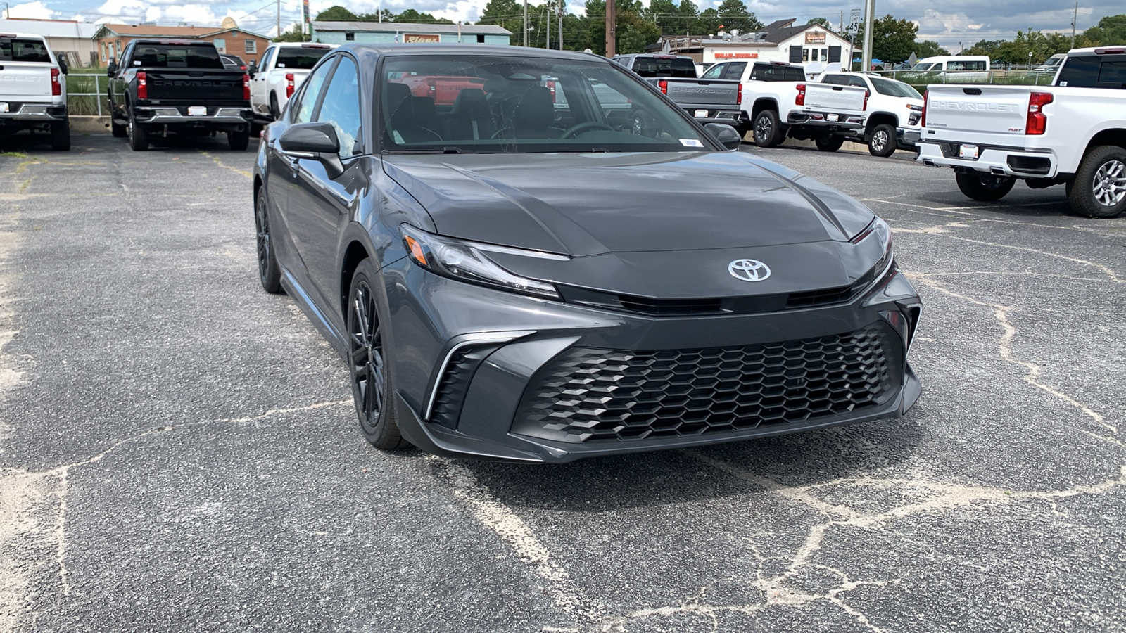 2025 Toyota Camry SE 2