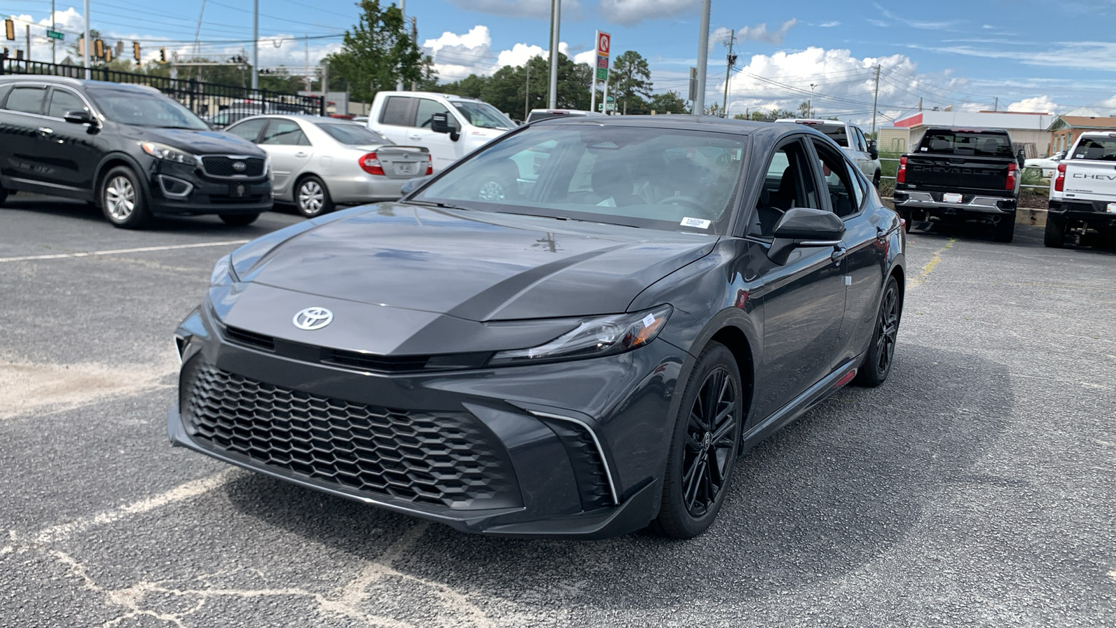 2025 Toyota Camry SE 4