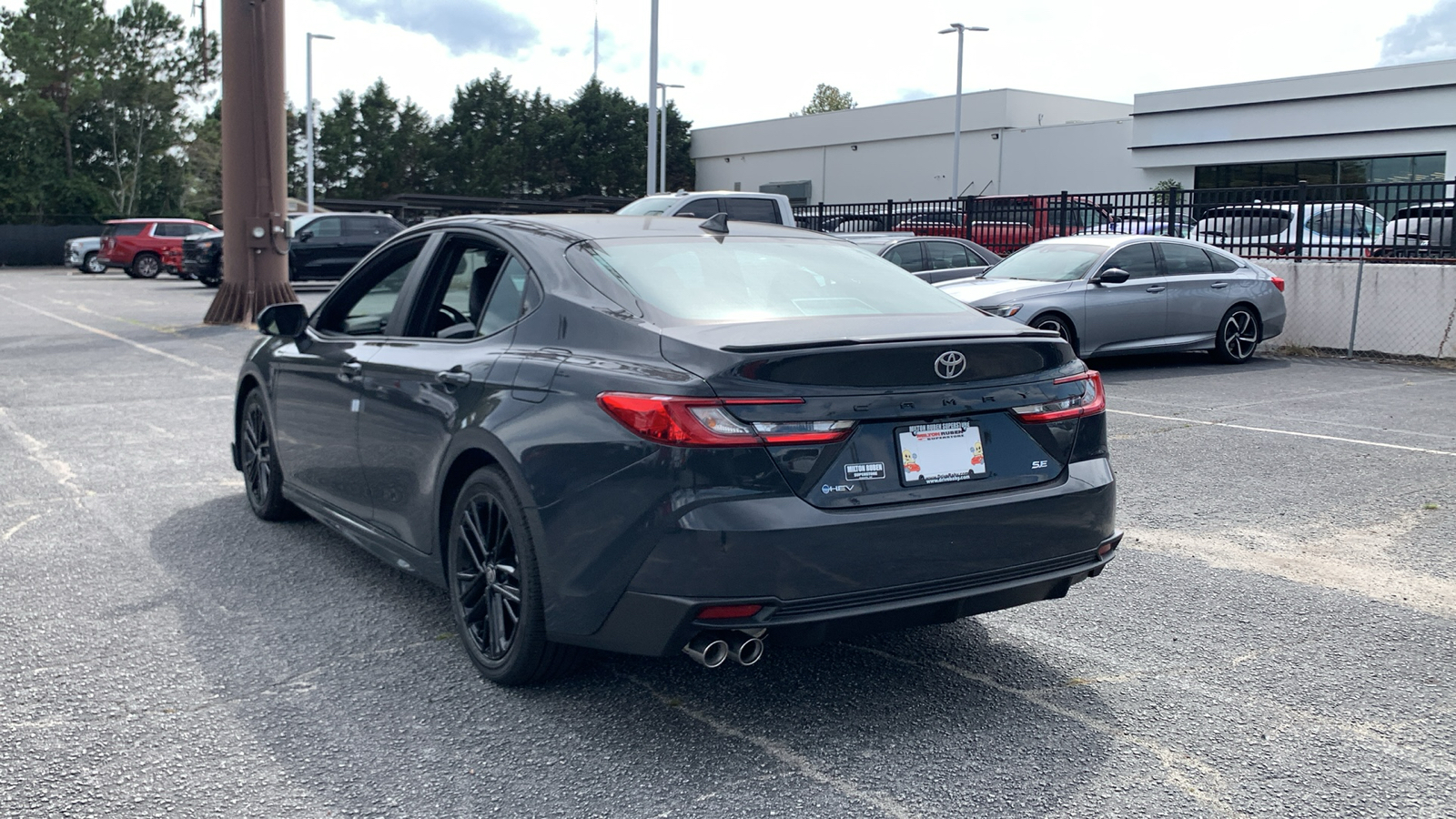 2025 Toyota Camry SE 6