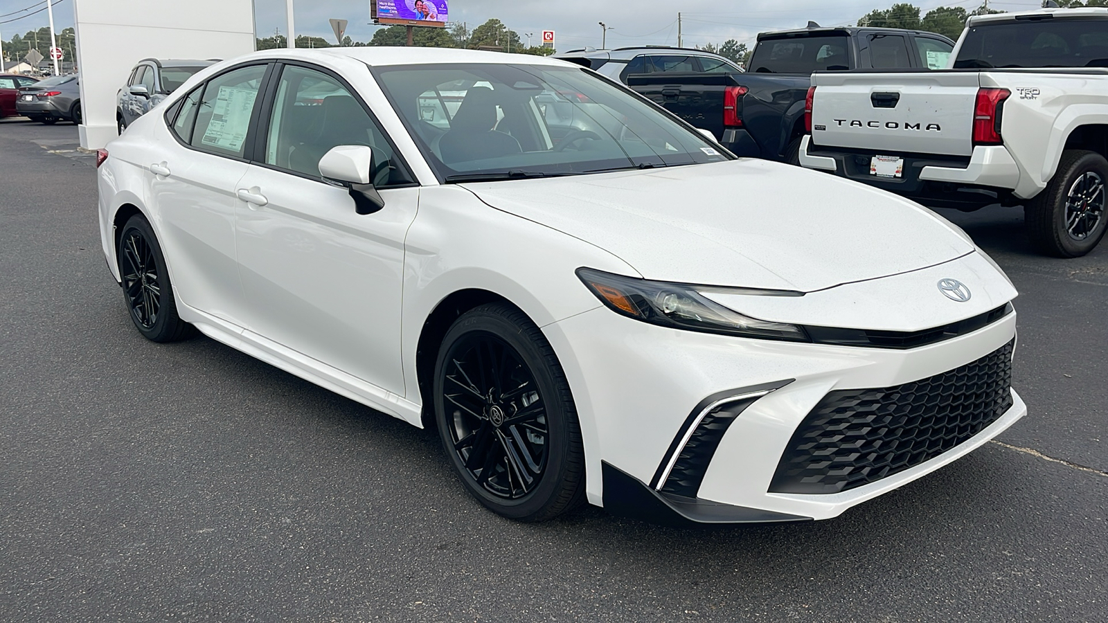 2025 Toyota Camry SE 2