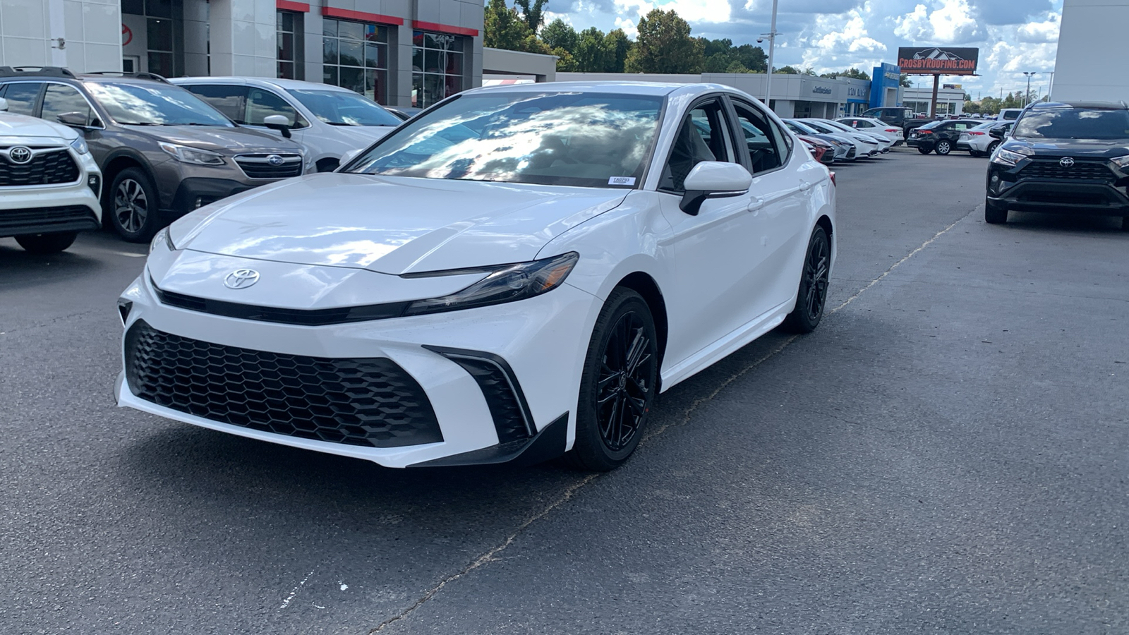 2025 Toyota Camry SE 4