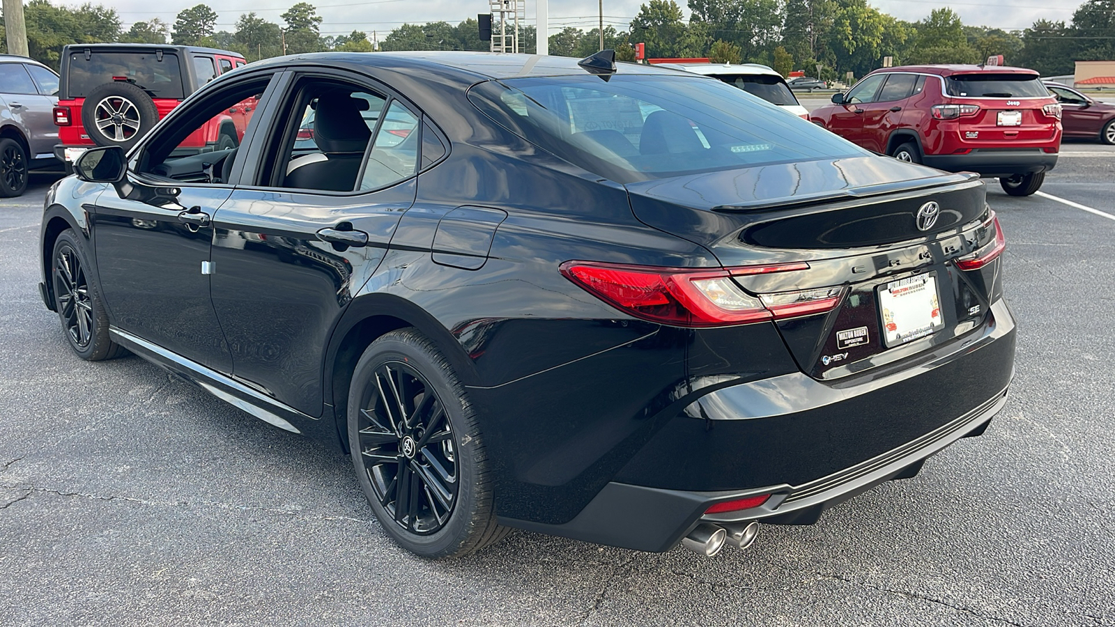 2025 Toyota Camry SE 6