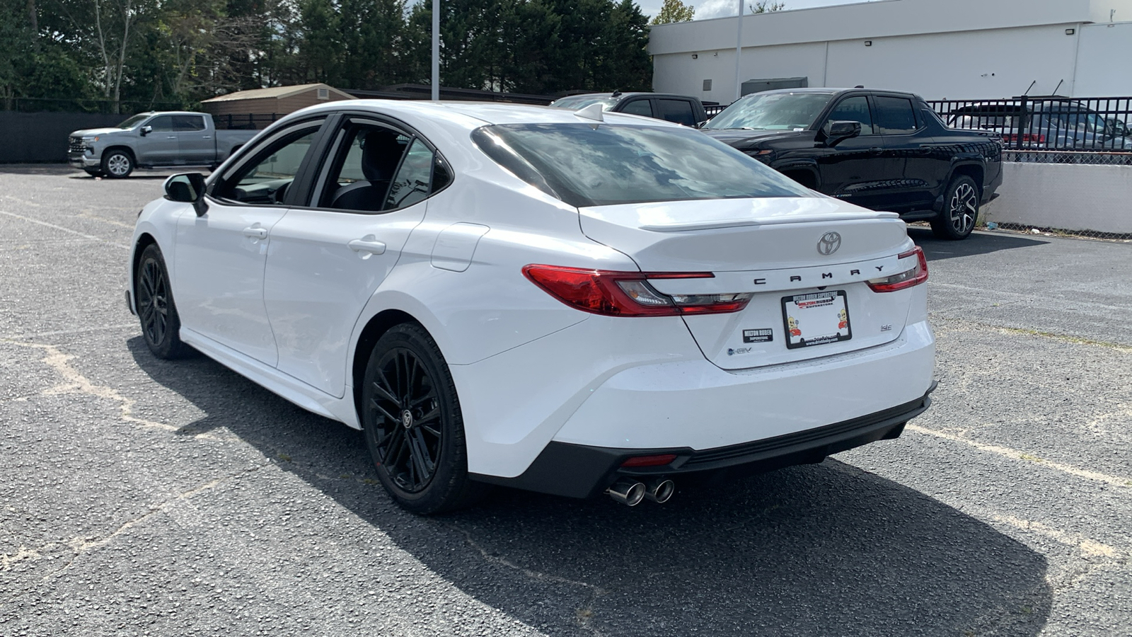 2025 Toyota Camry SE 6