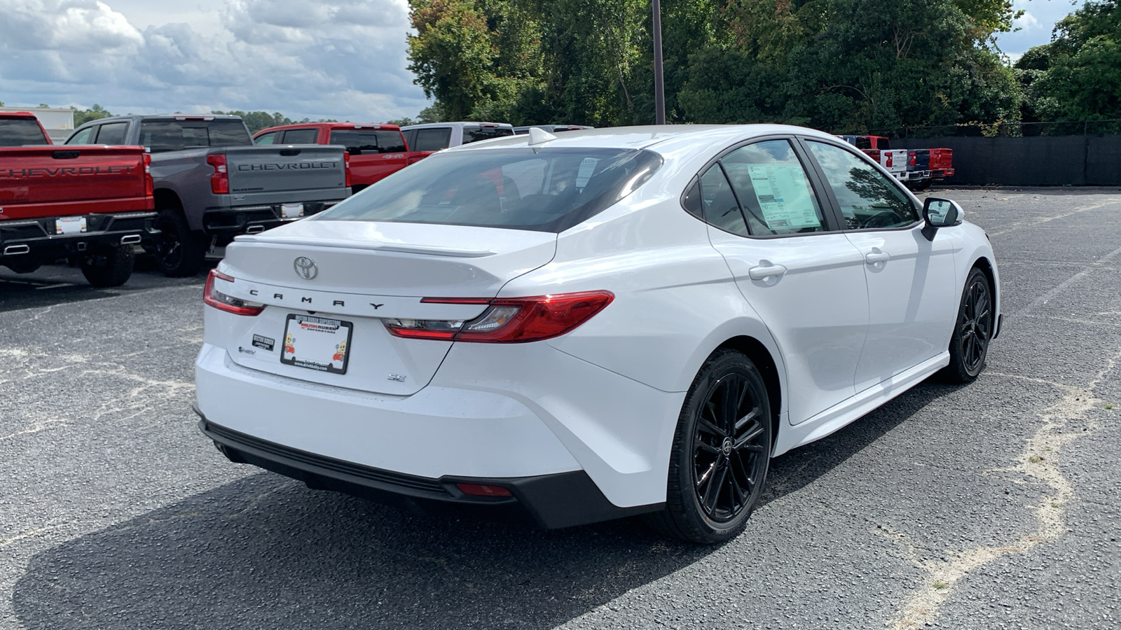 2025 Toyota Camry SE 8