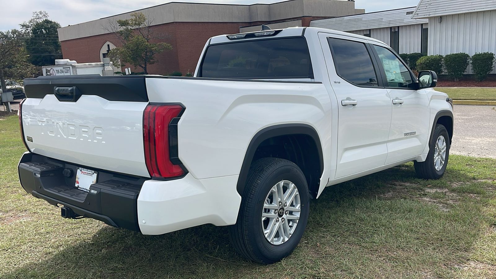 2025 Toyota Tundra SR5 8