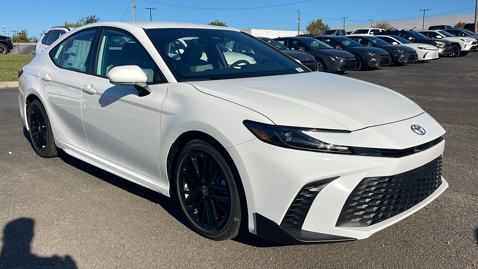 2025 Toyota Camry SE 2