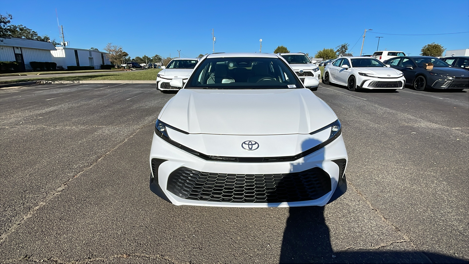 2025 Toyota Camry SE 3