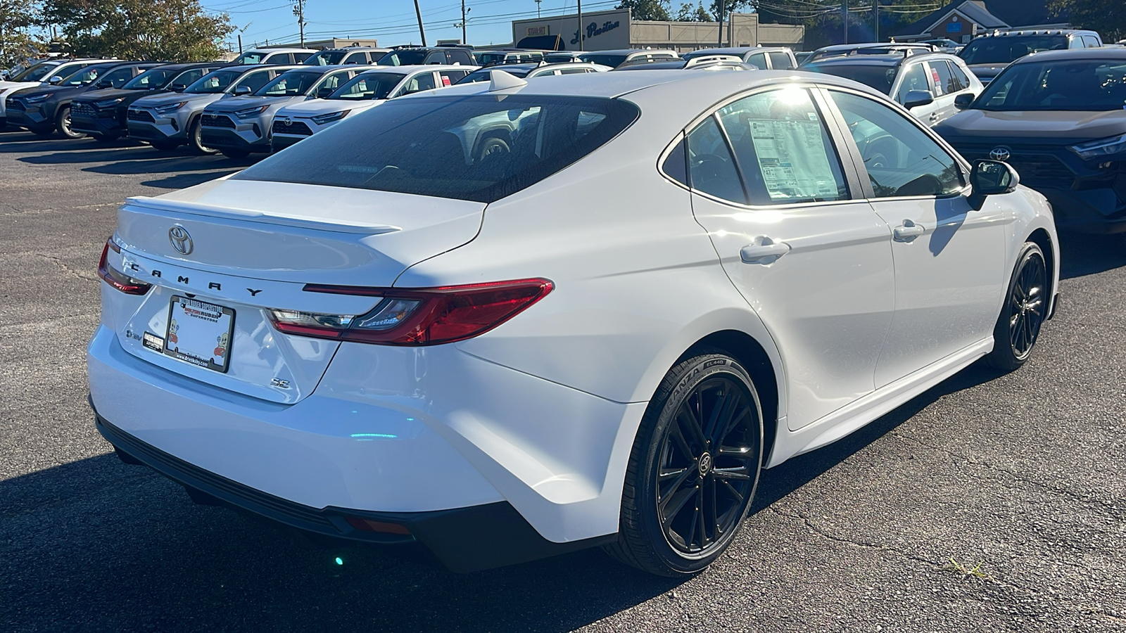 2025 Toyota Camry SE 8