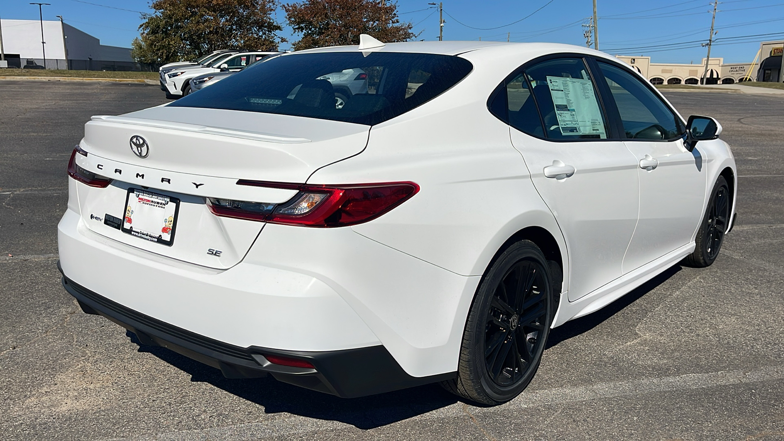 2025 Toyota Camry SE 8