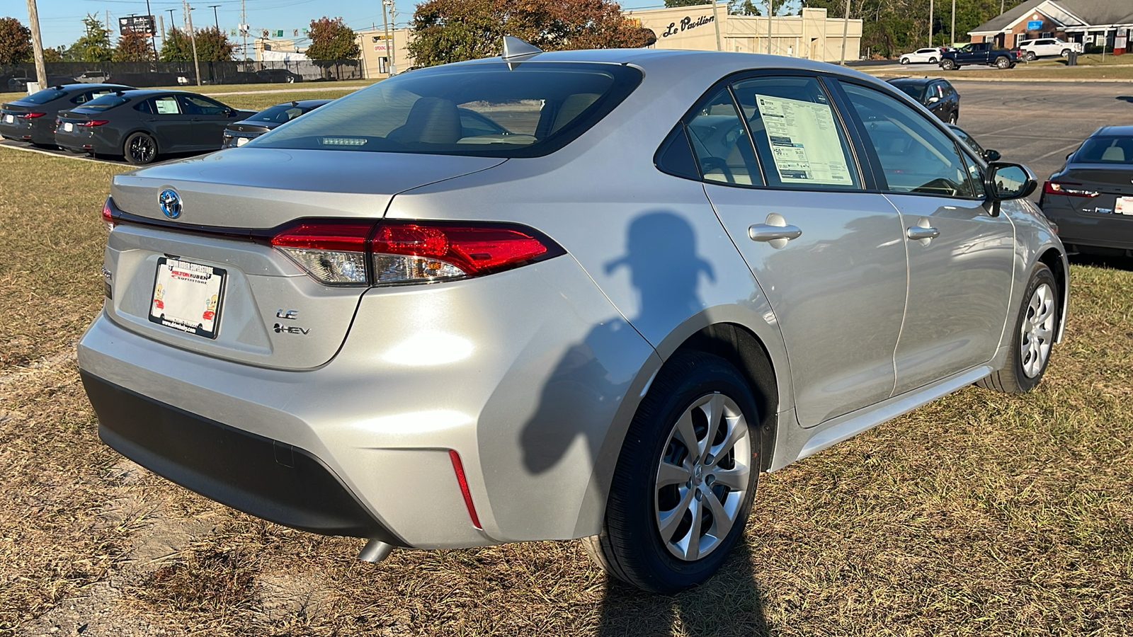 2025 Toyota Corolla Hybrid LE 8