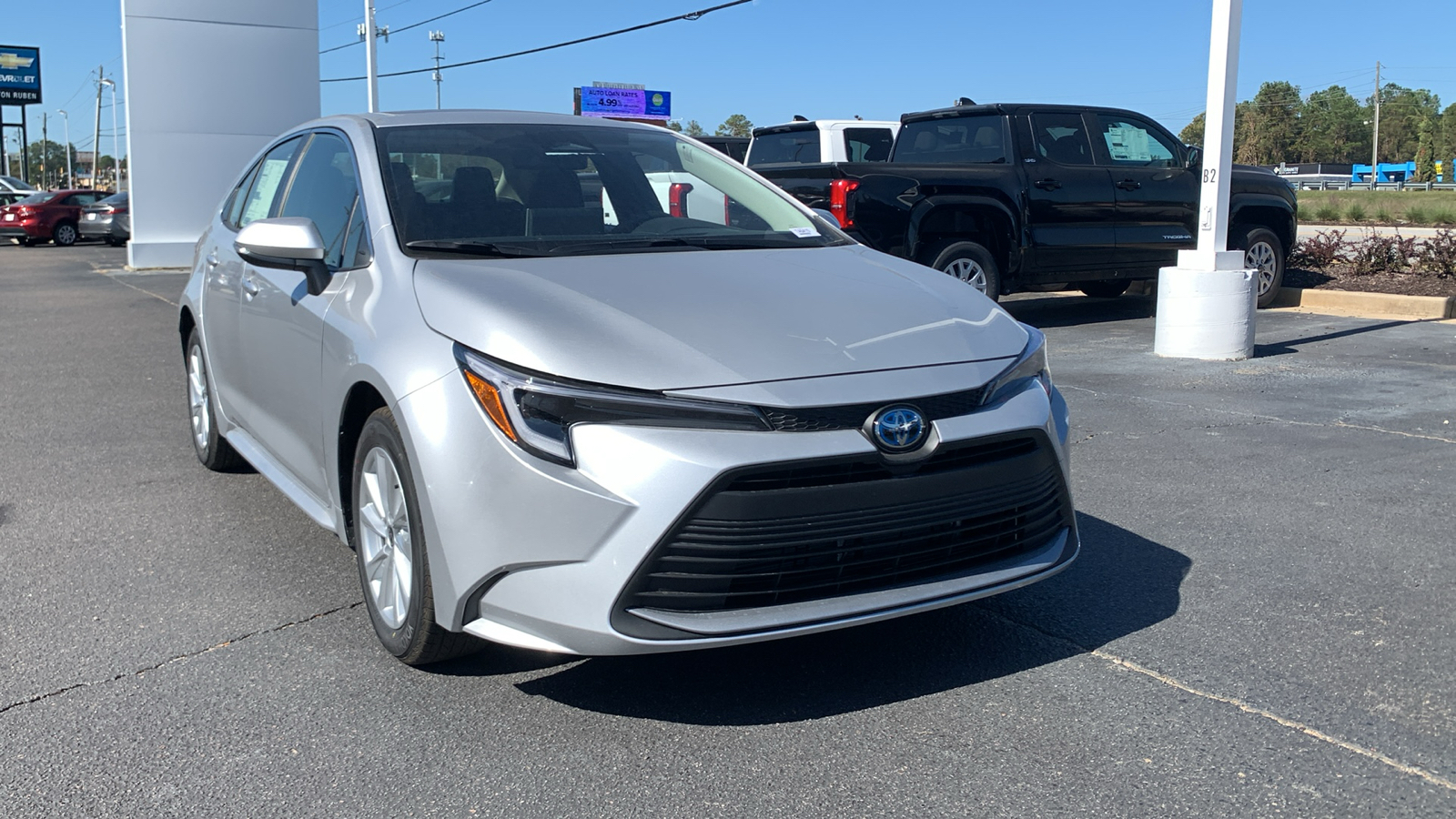 2025 Toyota Corolla Hybrid XLE 2