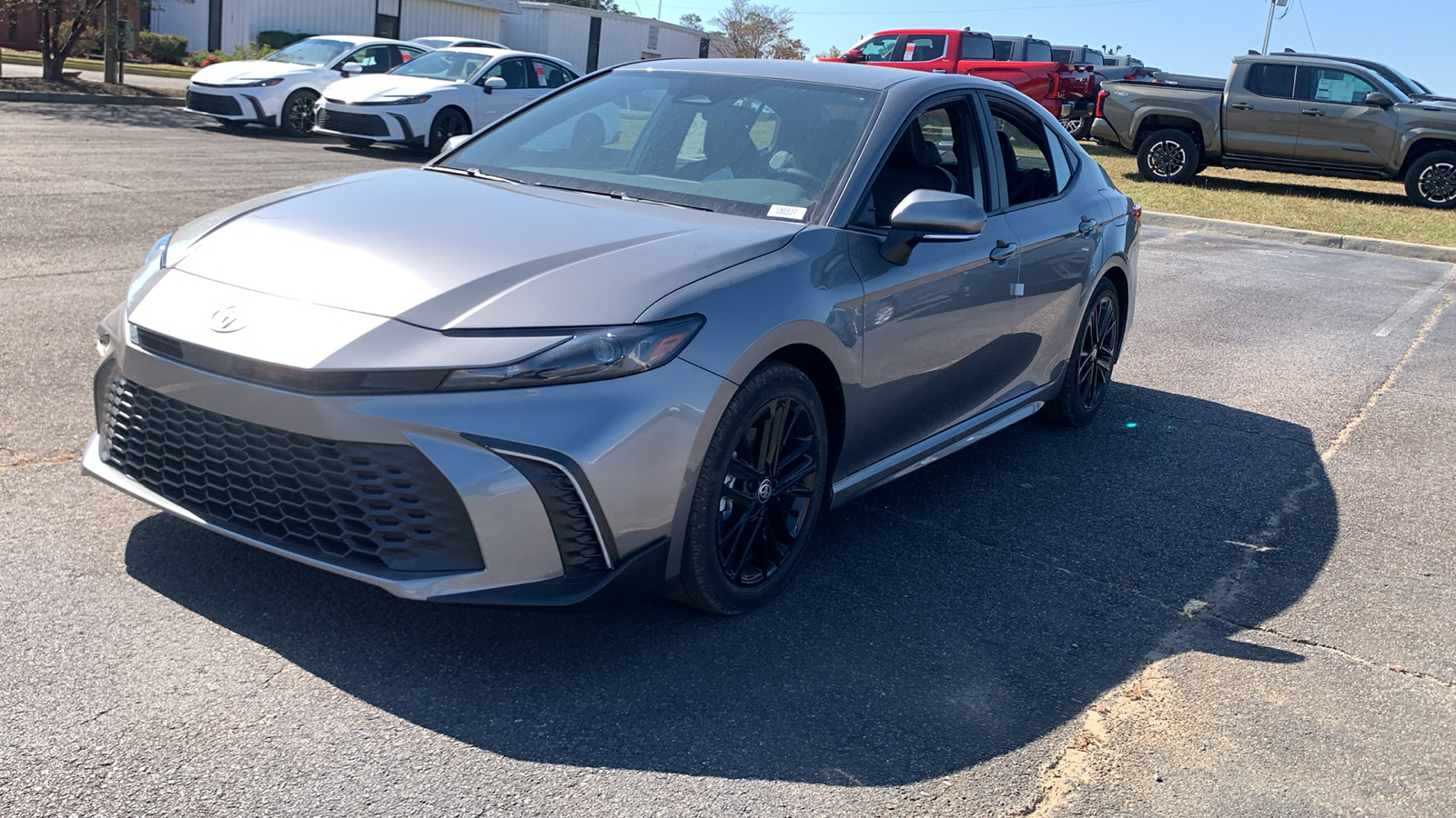 2025 Toyota Camry SE 4