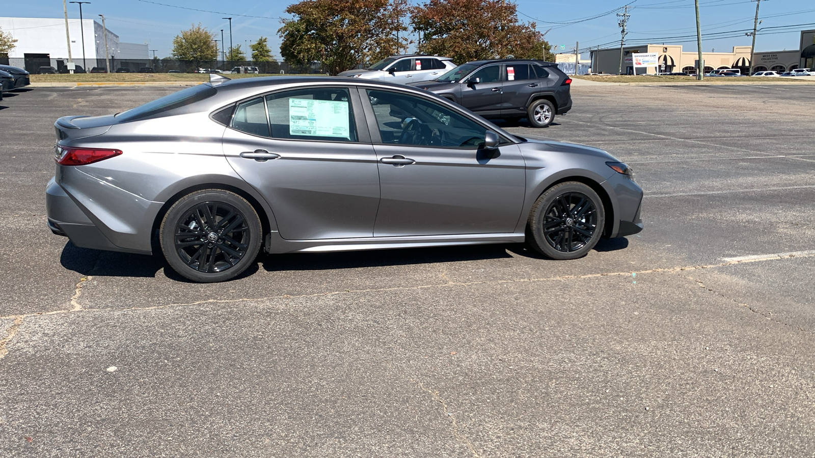 2025 Toyota Camry SE 9