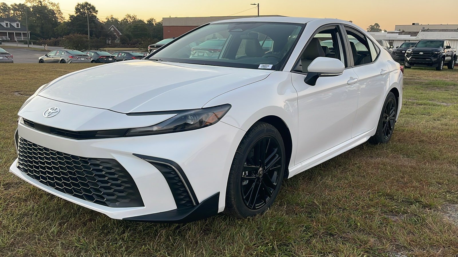 2025 Toyota Camry SE 4