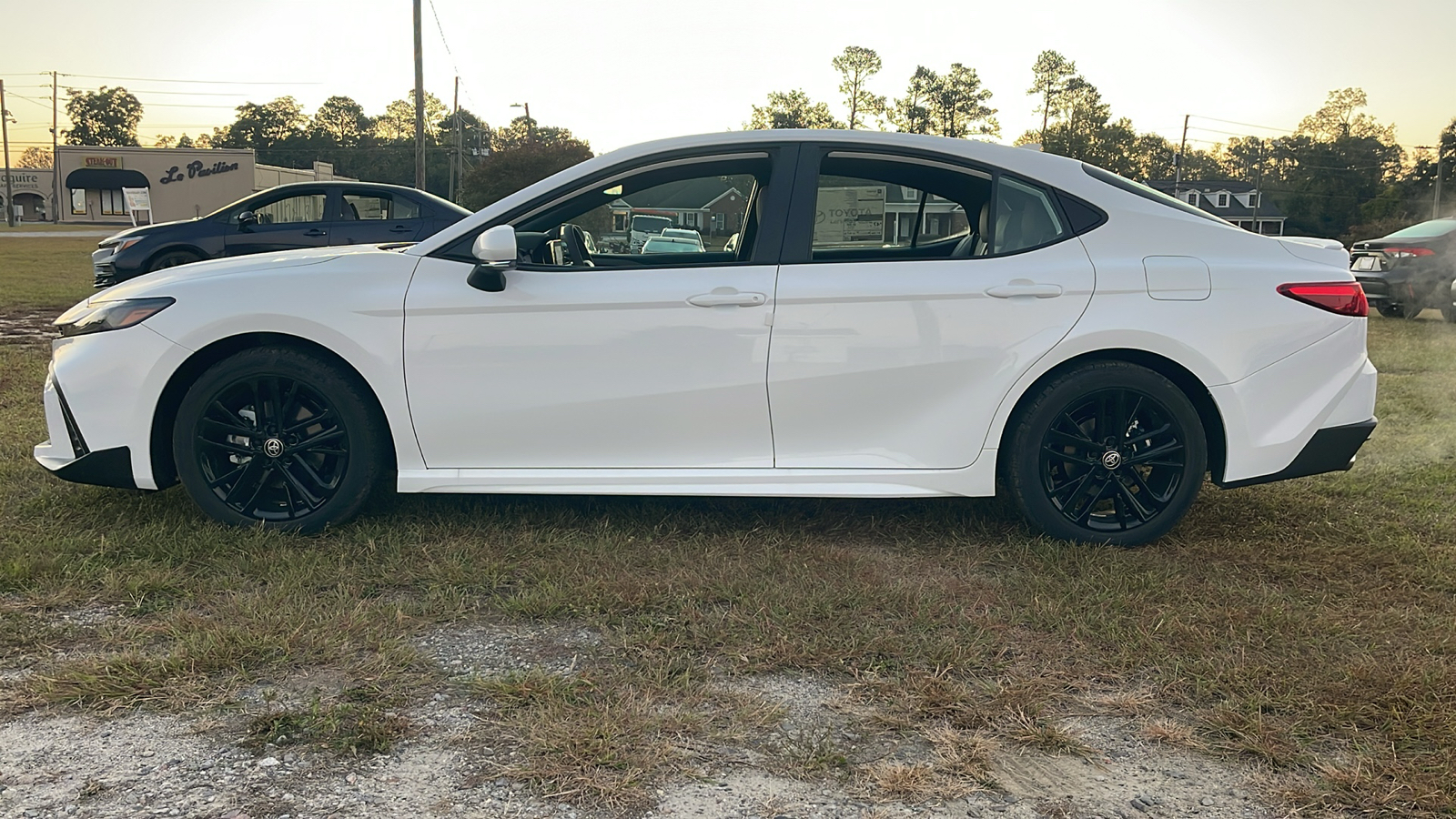 2025 Toyota Camry SE 5