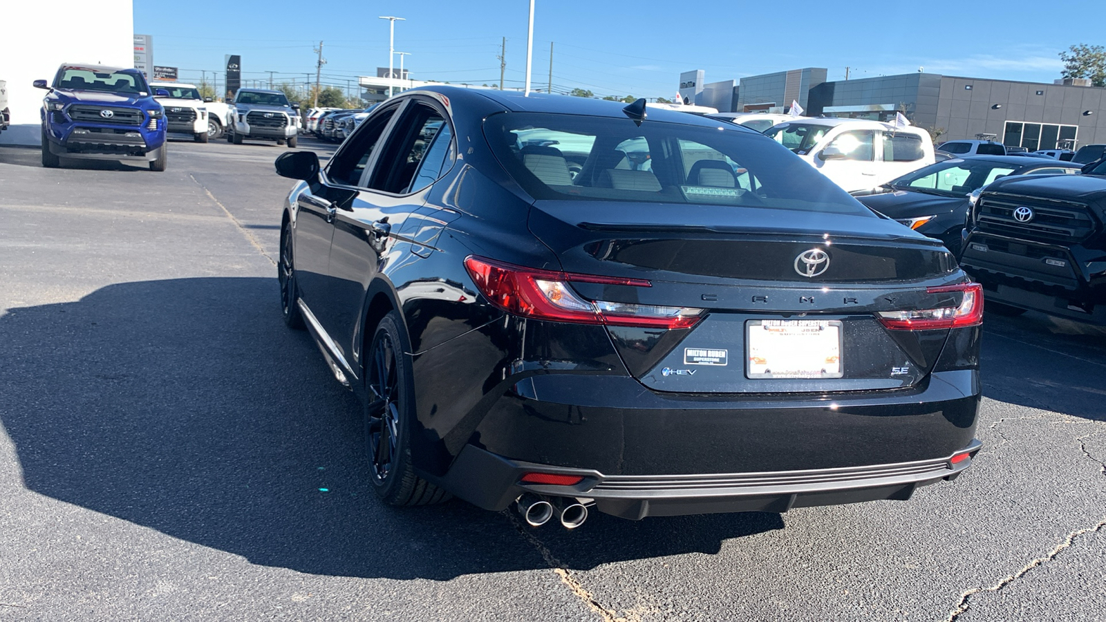 2025 Toyota Camry SE 6