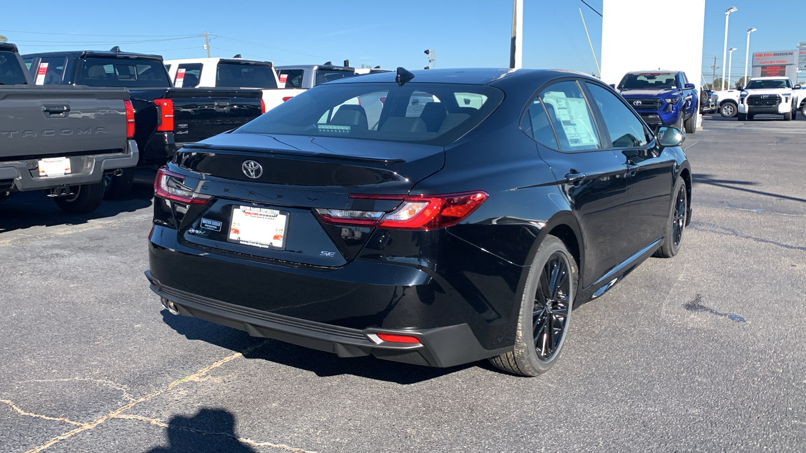 2025 Toyota Camry SE 8