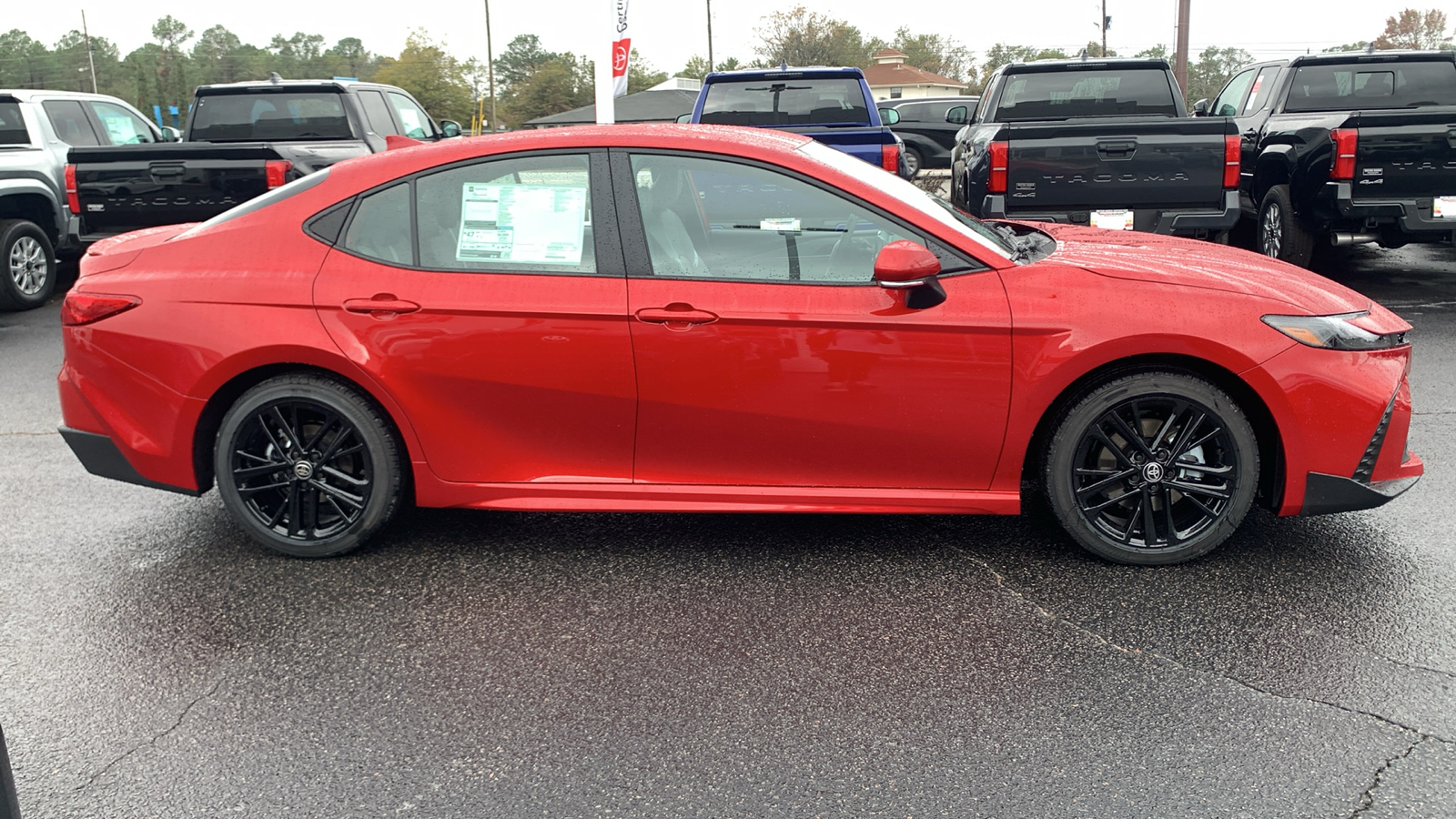 2025 Toyota Camry SE 9