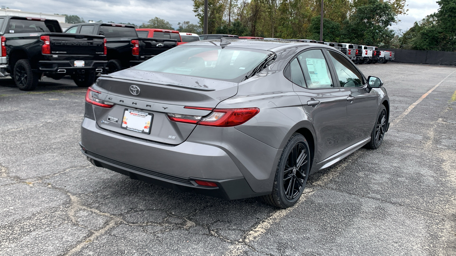 2025 Toyota Camry SE 8