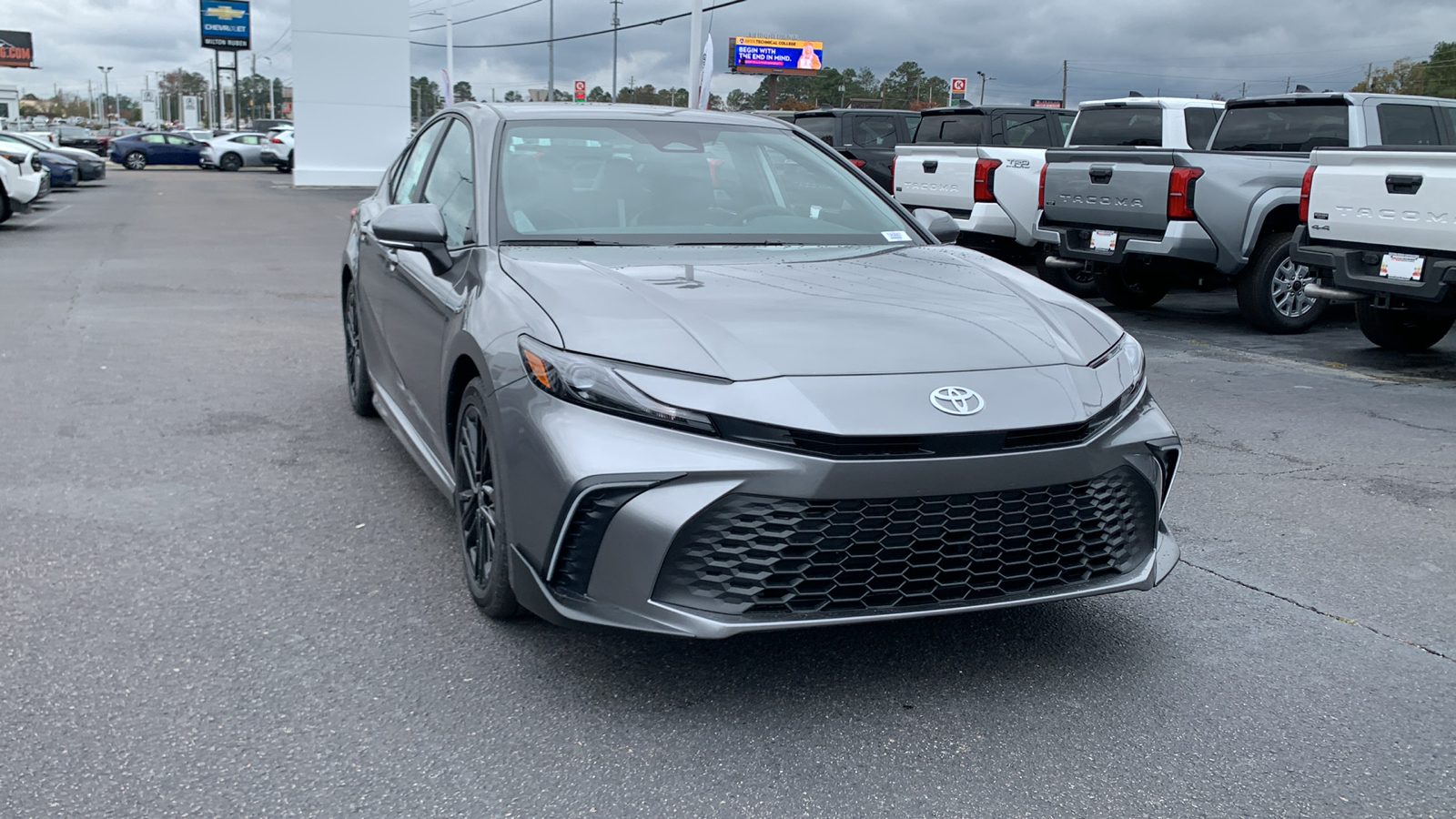 2025 Toyota Camry SE 2