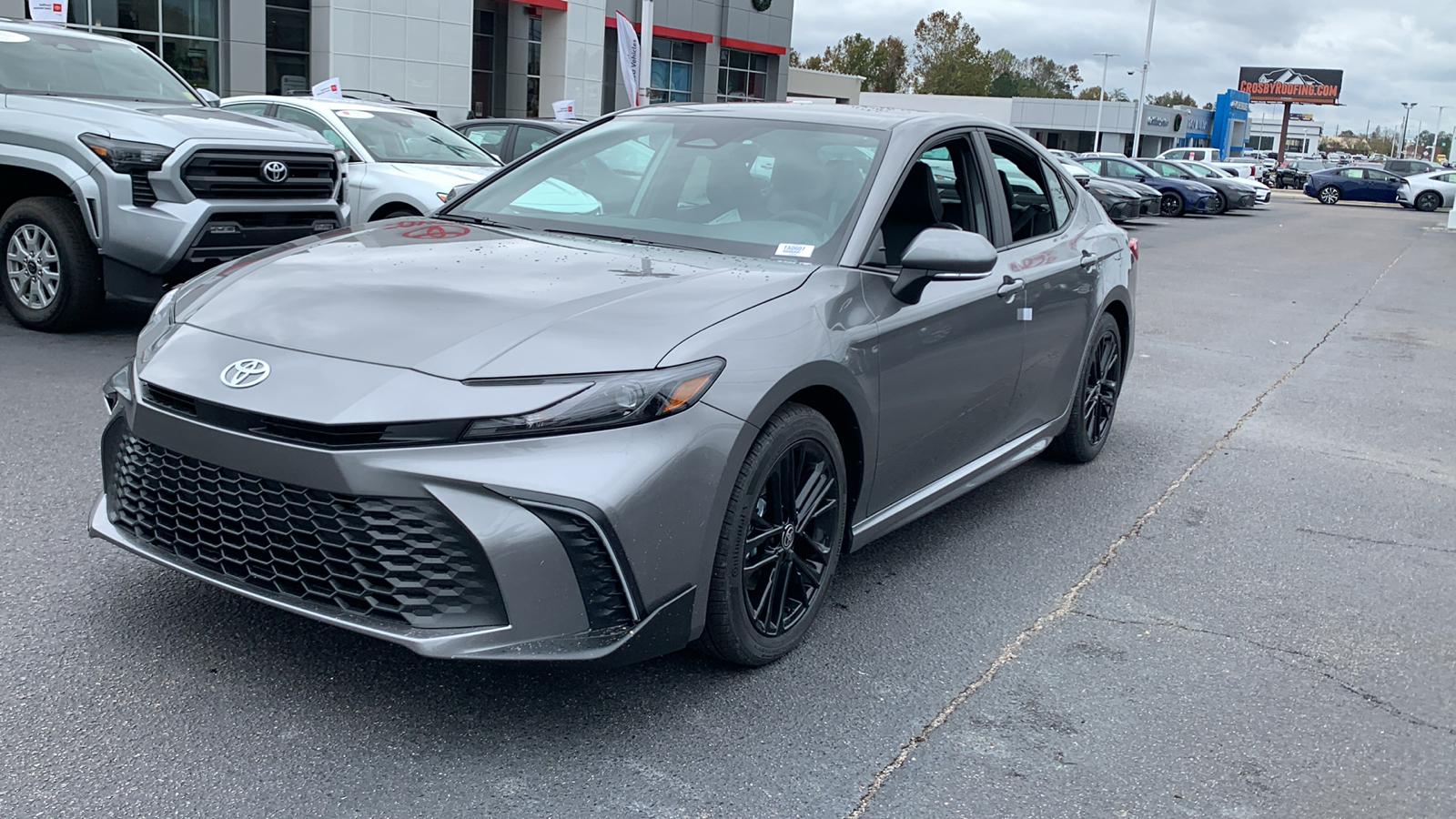 2025 Toyota Camry SE 4