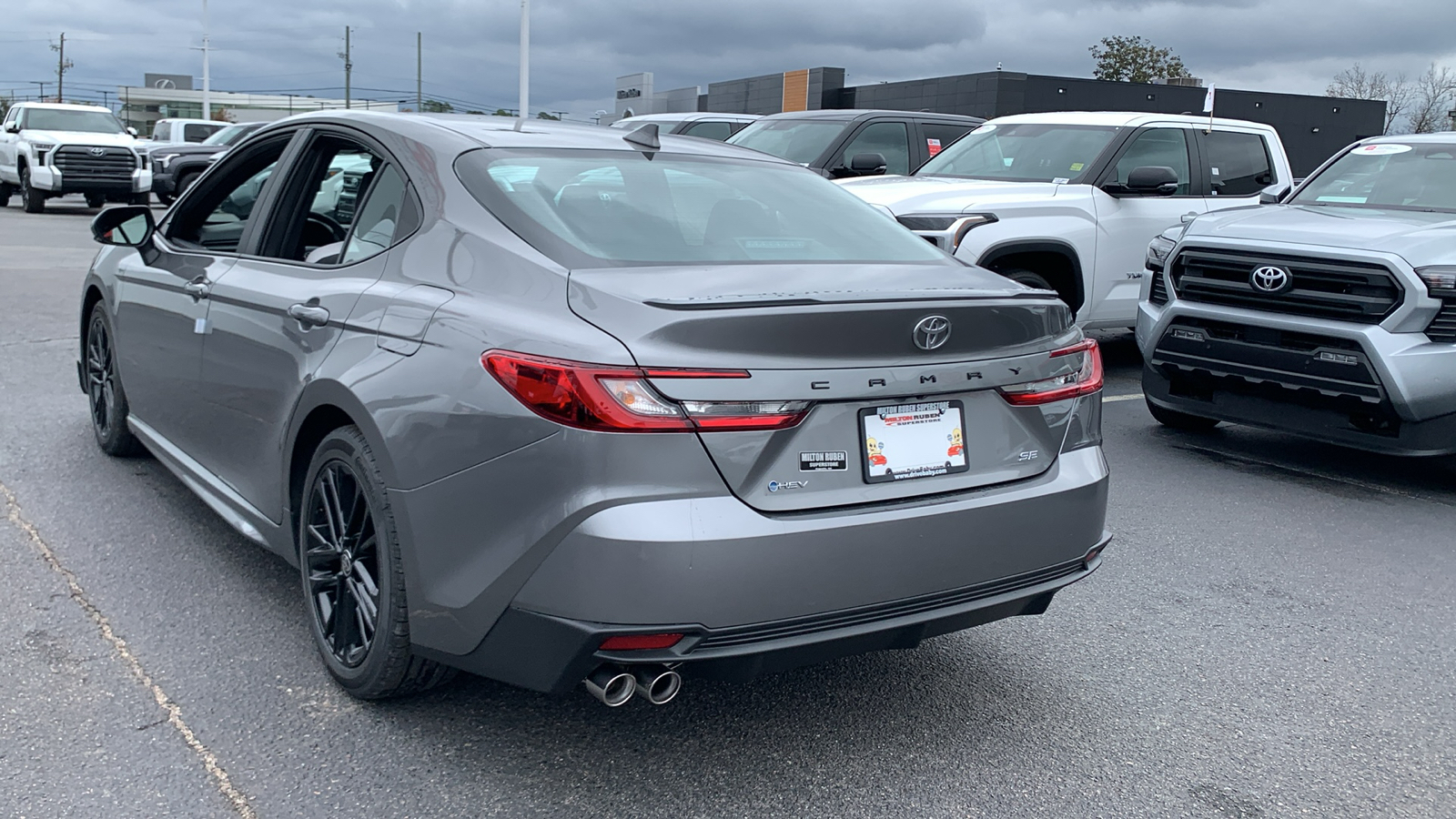 2025 Toyota Camry SE 6