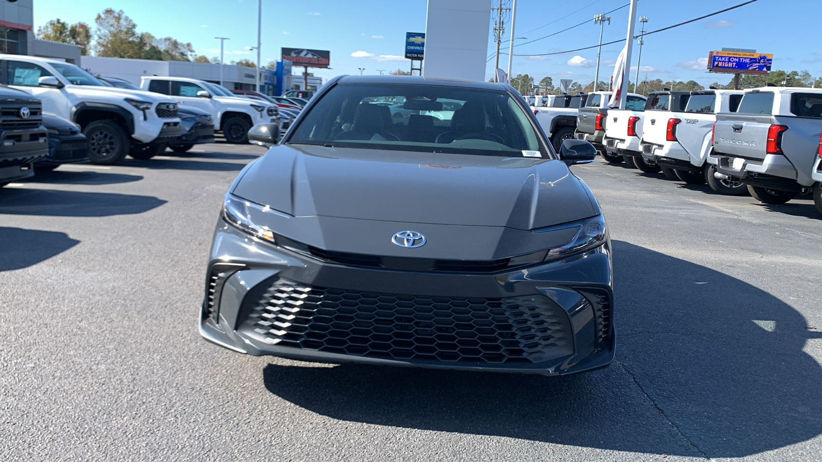 2025 Toyota Camry SE 3