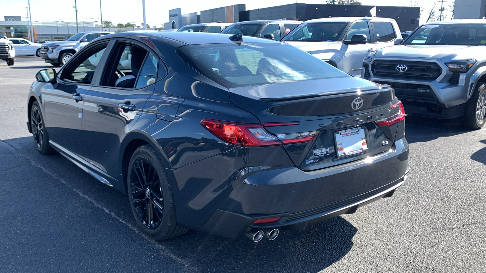 2025 Toyota Camry SE 6