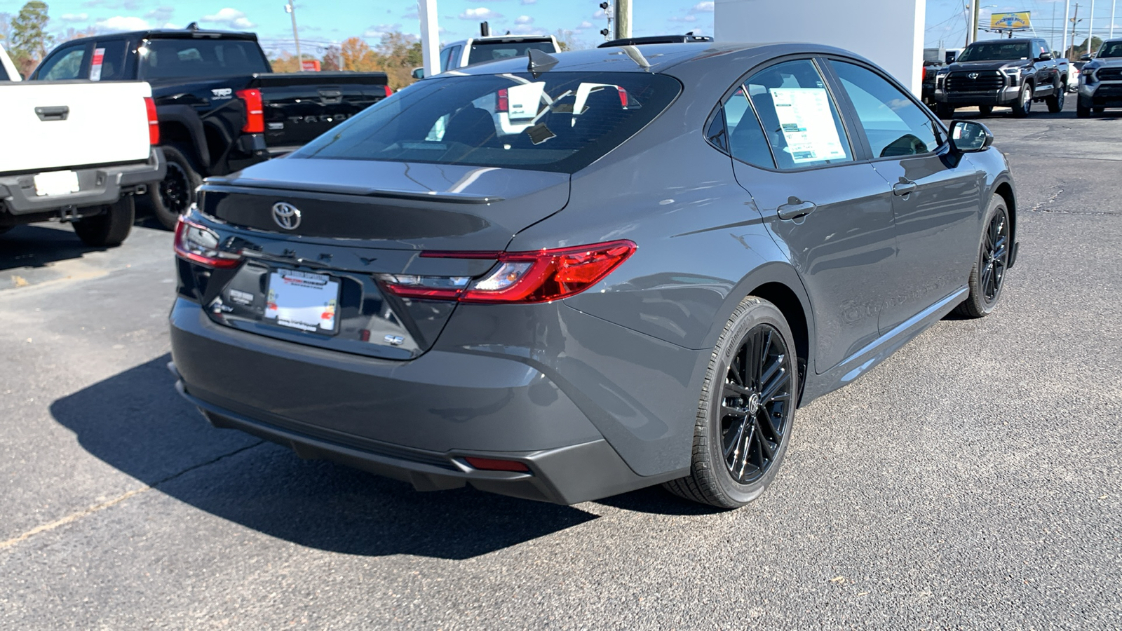 2025 Toyota Camry SE 8