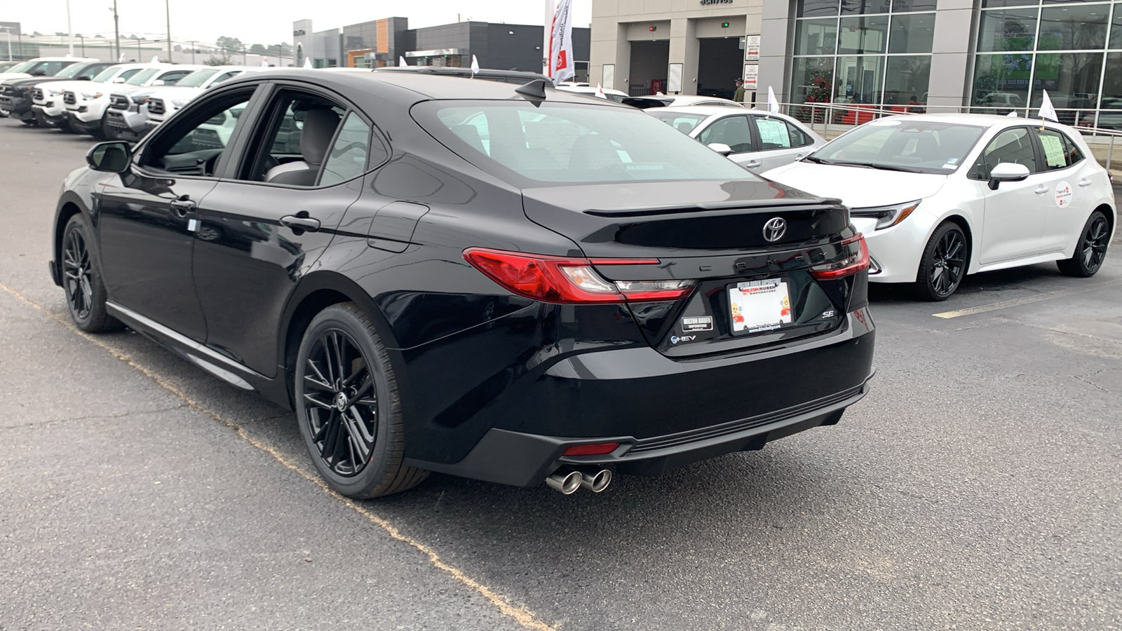 2025 Toyota Camry SE 6