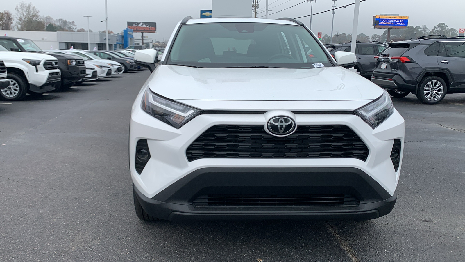 2025 Toyota RAV4 Hybrid XLE 3