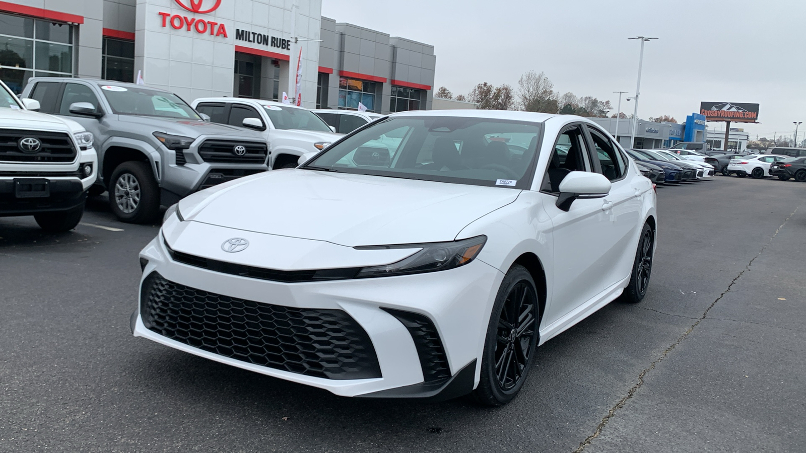 2025 Toyota Camry SE 4