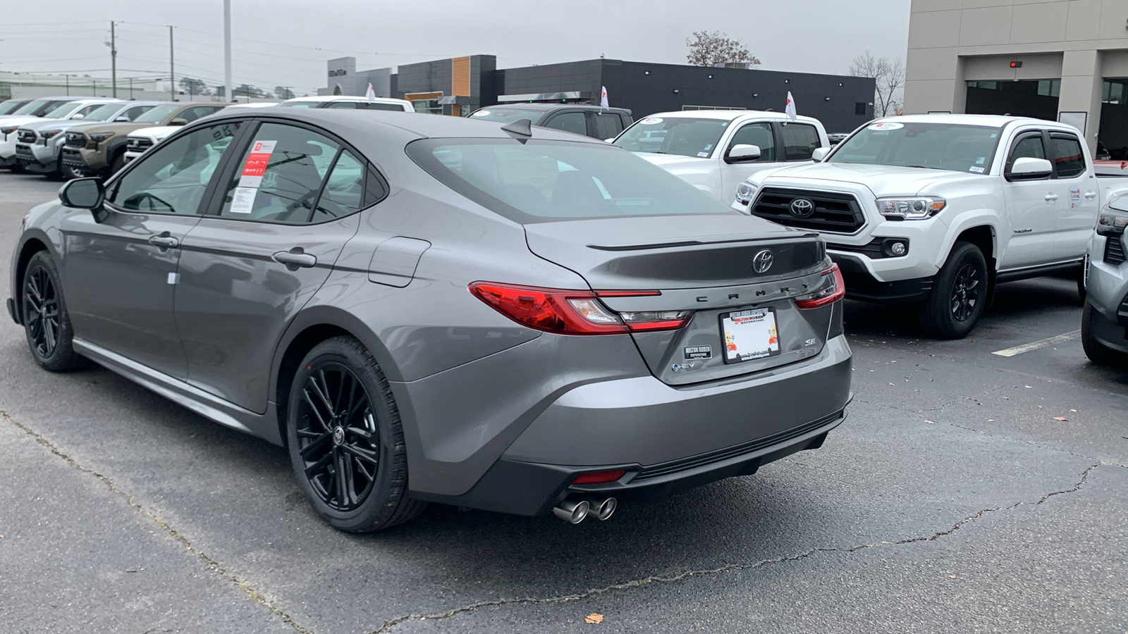 2025 Toyota Camry SE 6